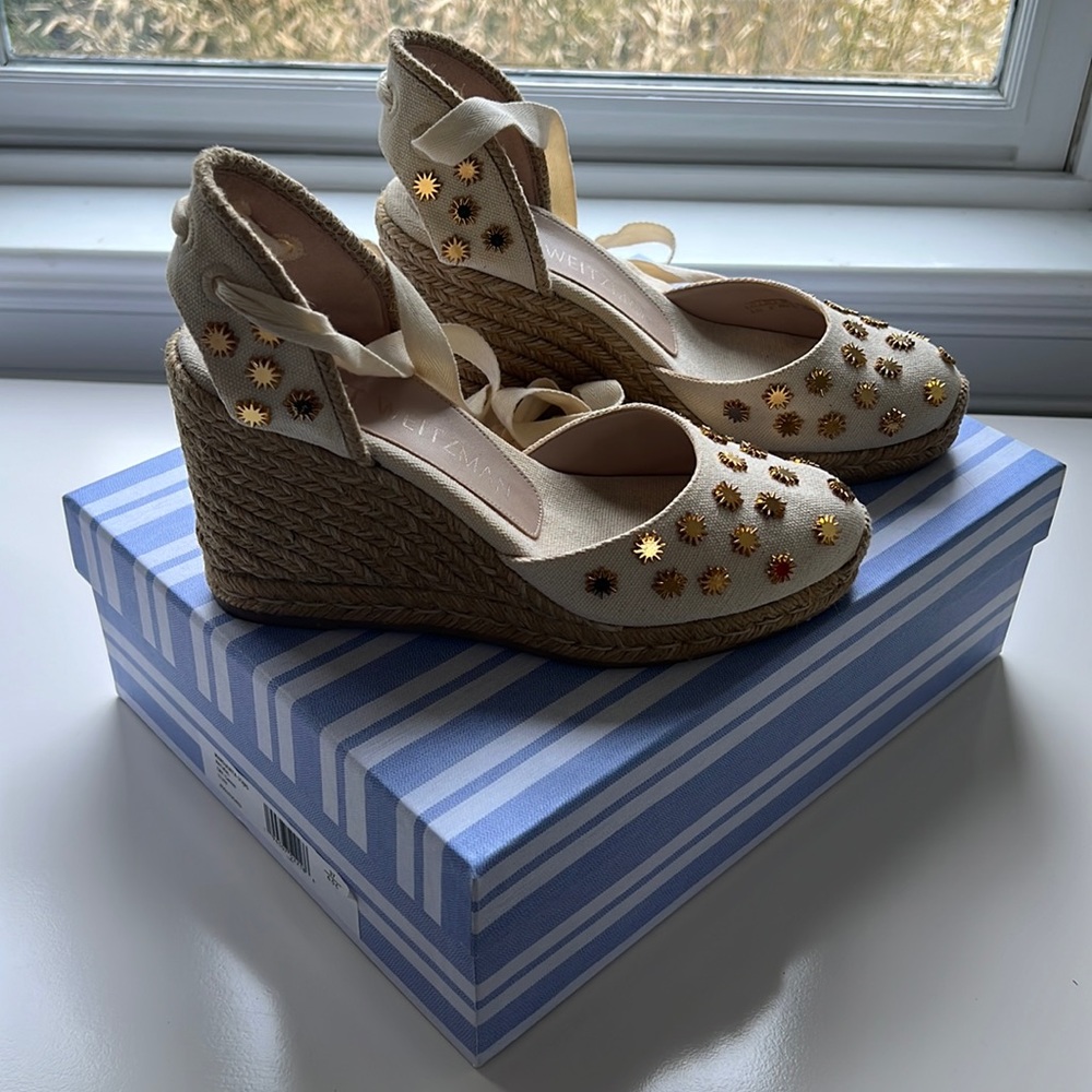 Stuart Weitzman Marguerita Stars Wedges in Natural size 6.5